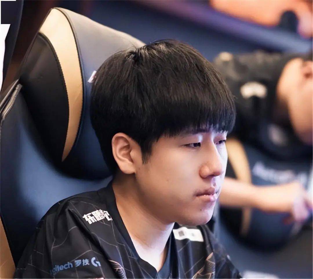 开云sport-RNG完胜DRX，Peanut完成帽子戏法