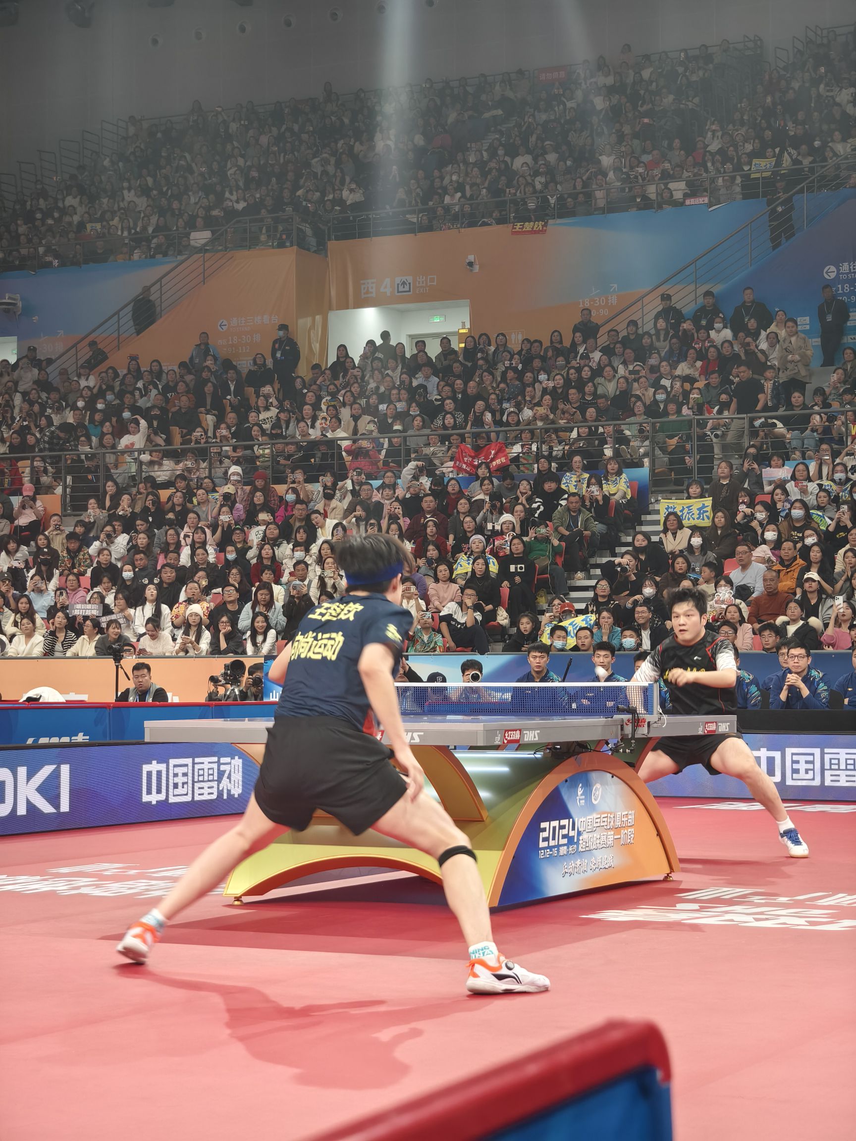 瑞典乒乓球队鏖战日本乒乓球队,樊振东爆发神勇 瑞典乒乓球队鏖战日本乒乓球队,樊振东爆发神勇