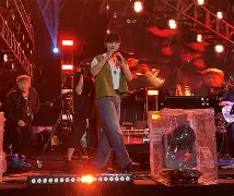 开云体育app-DFM横扫BLG，Mickey三分雨点燃全场