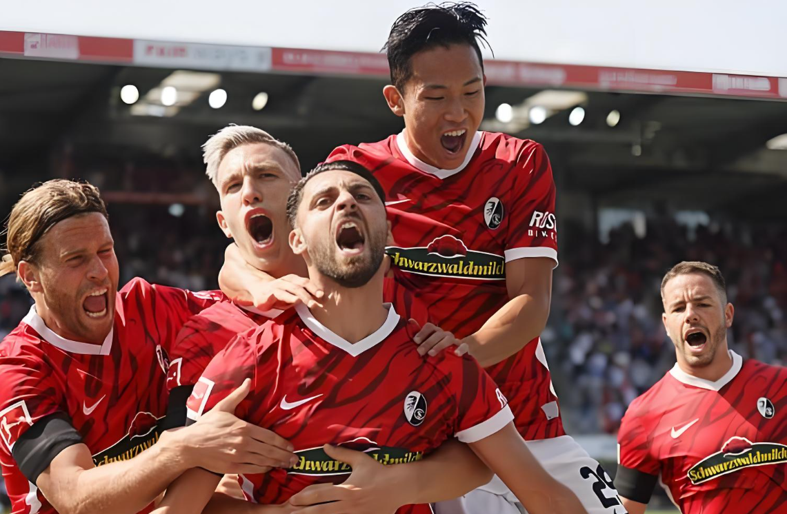 开云体育官网-拜仁横扫里昂，特尔施特根统治全场