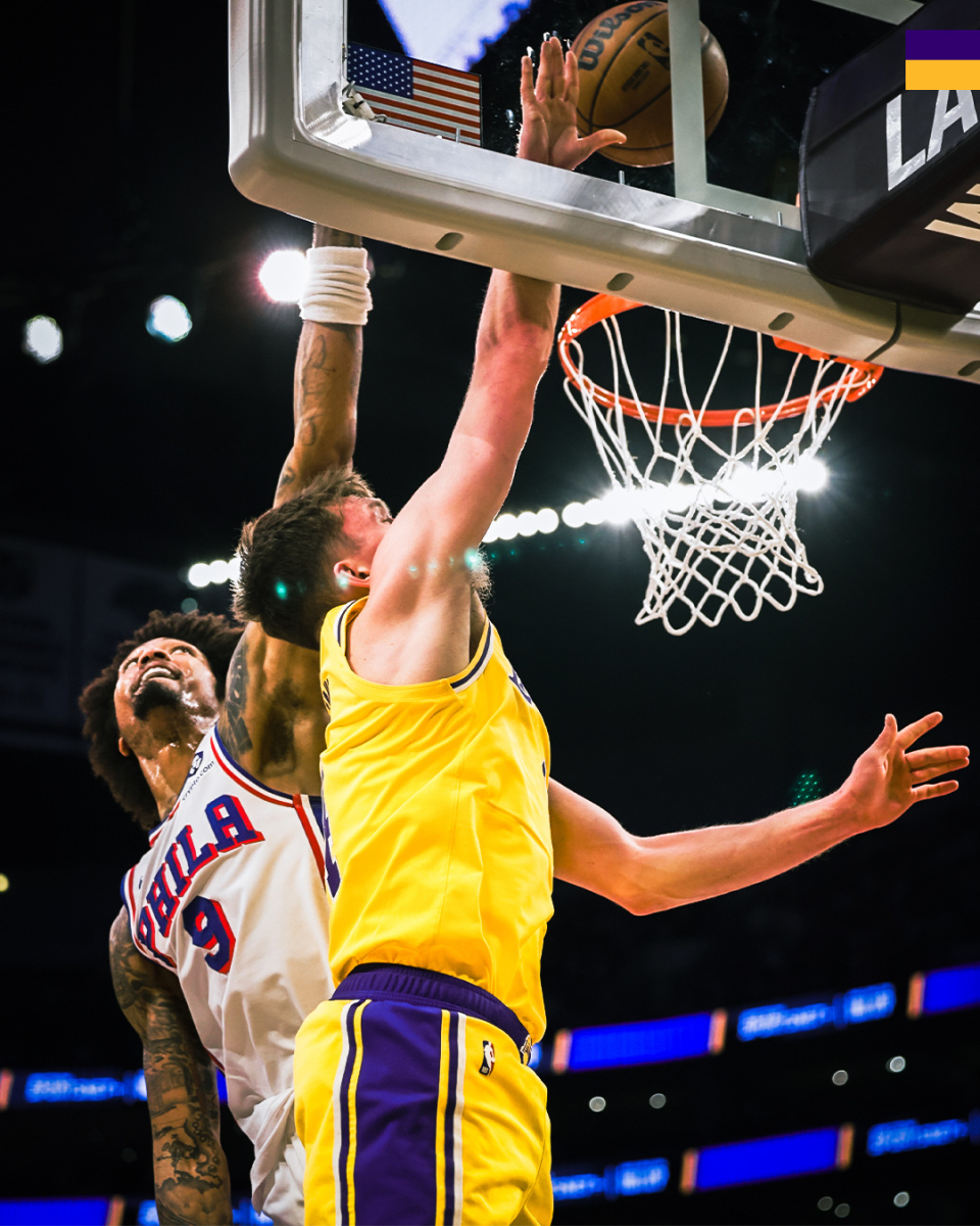 开云体育平台APP-湖人B队逆转76人，瓦兰丘纳斯三分雨点燃全场