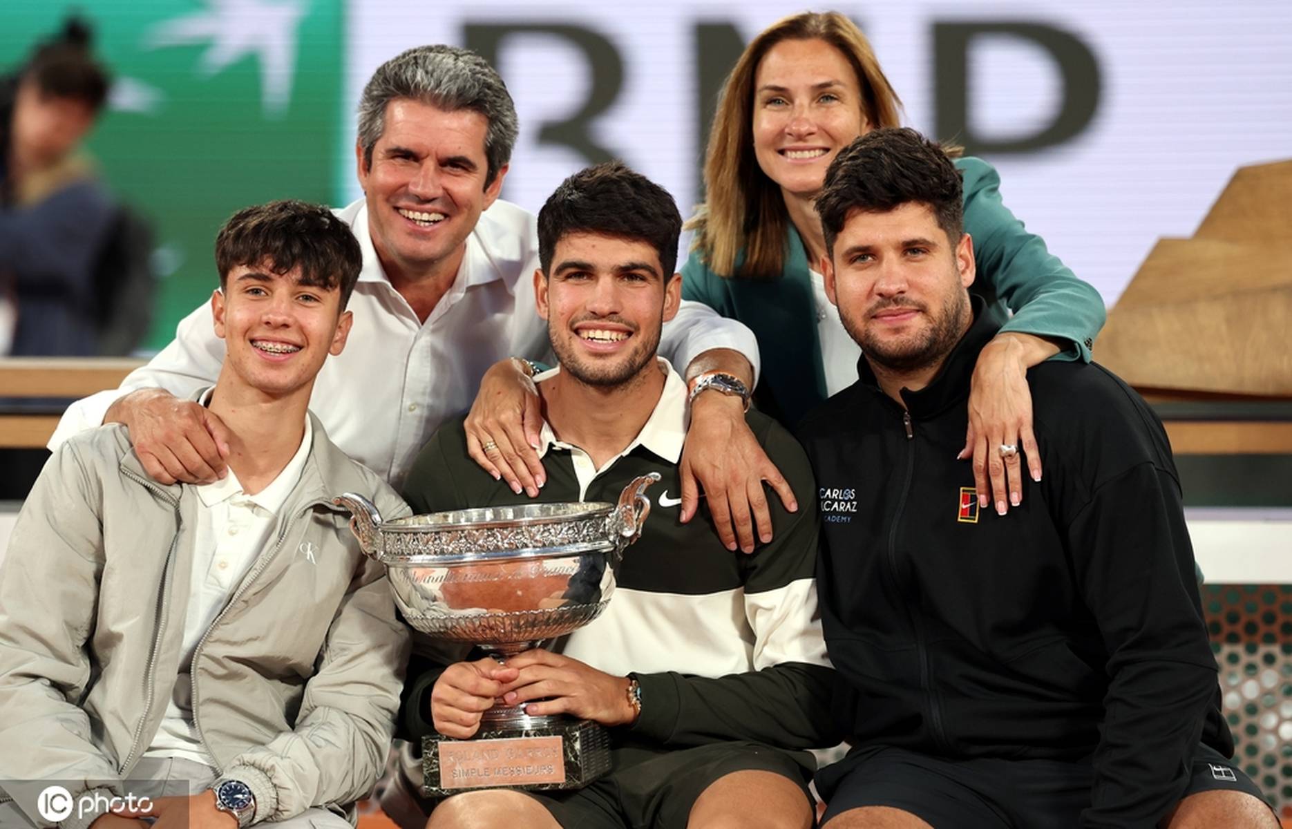 开云体育app-美国网球队鏖战日本网球队，阿尔卡拉斯统治全场的简单介绍