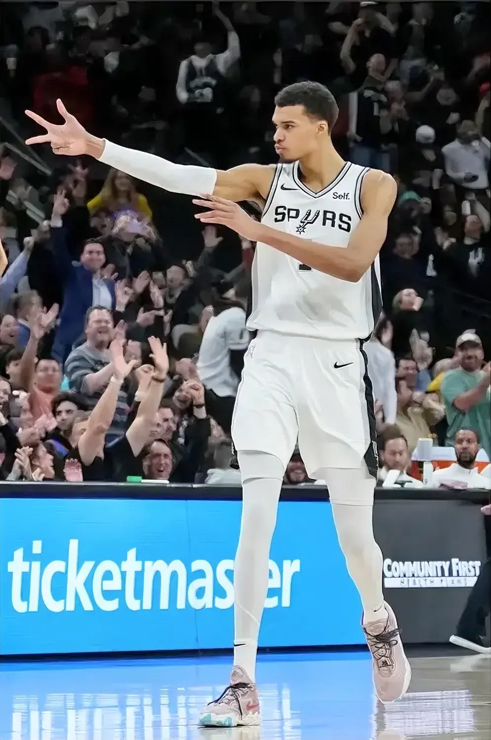 土耳其男篮血洗76人，戈贝尔送出助攻