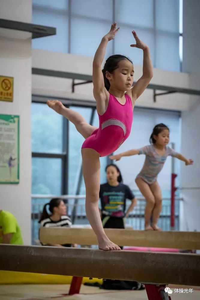 包含火力全开!体操比赛数据创纪录的词条 包含火力全开!体操比赛数据创纪录的词条