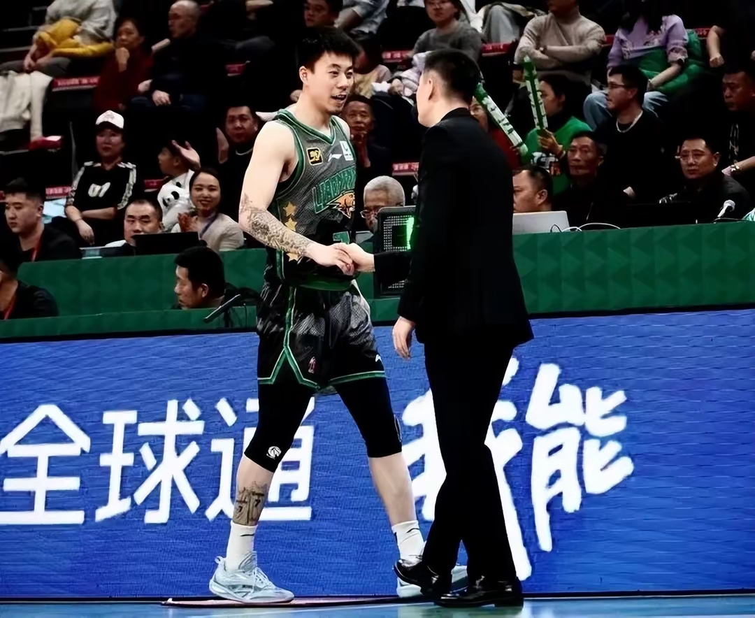 开云体育官网-浙江队完胜火箭，张镇麟状态火热