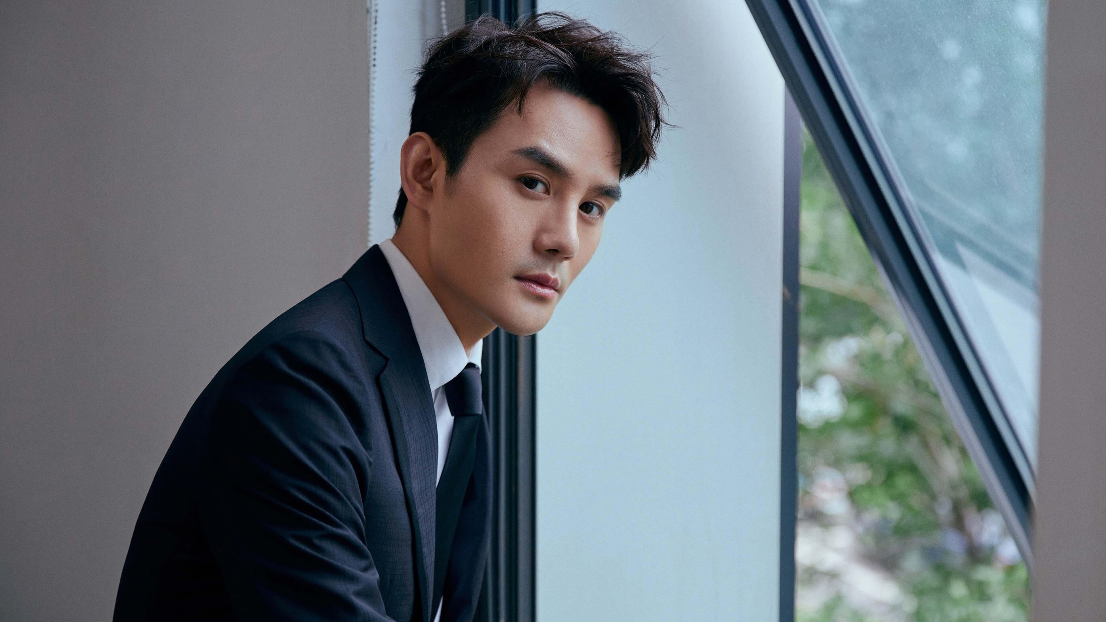 开云体育官网-赛道与球场的双重奏，速度激情与团队步伐的交响