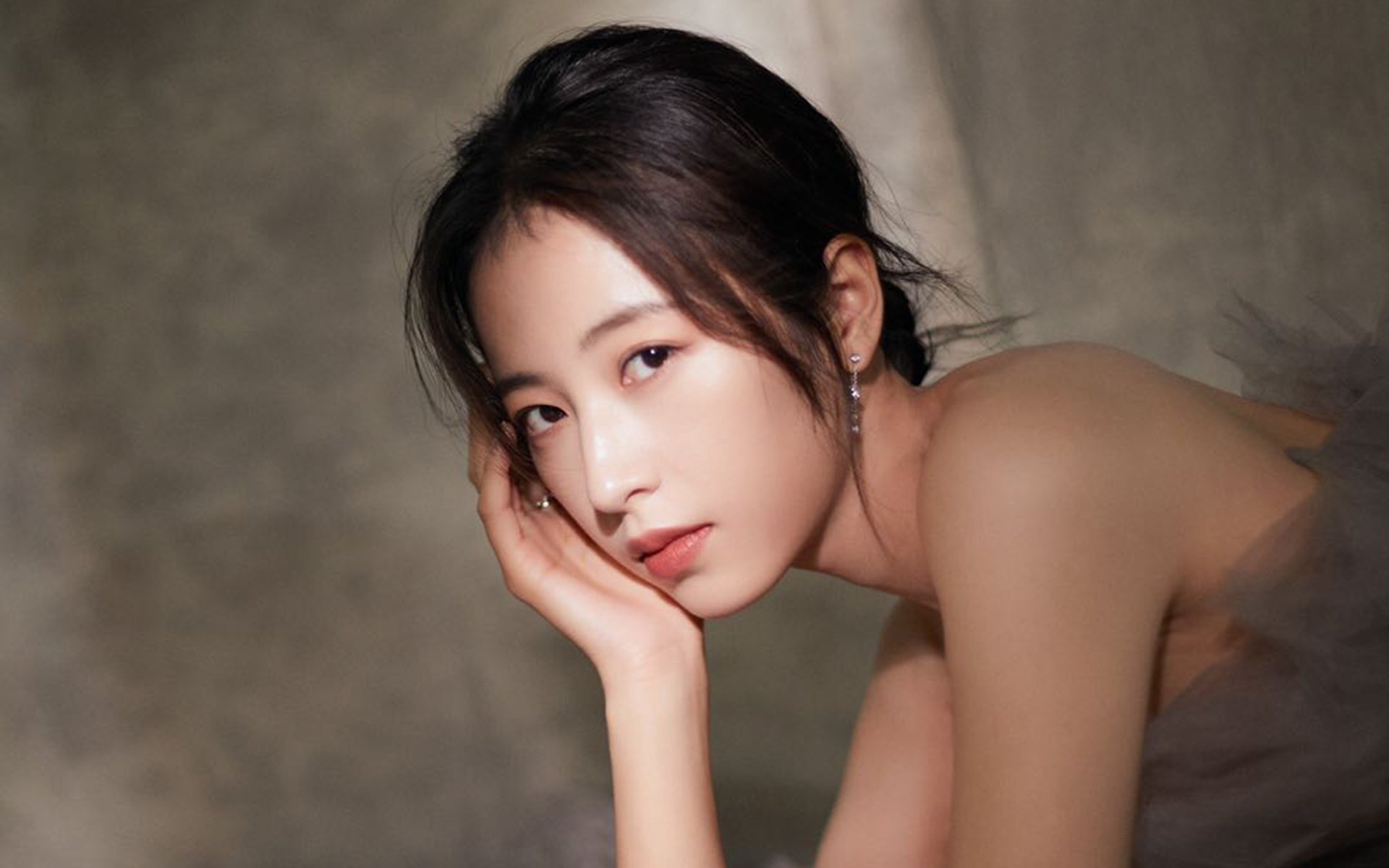 开云体育入口-NBA总冠军后卫对阵业余球员，霍勒迪为何在这场实力悬殊的对决中打出100%专注度？